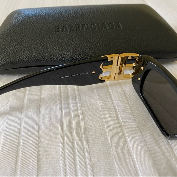 AUTHENTIC Balenciaga logo plaque sunglasses - Picture 5 of 9